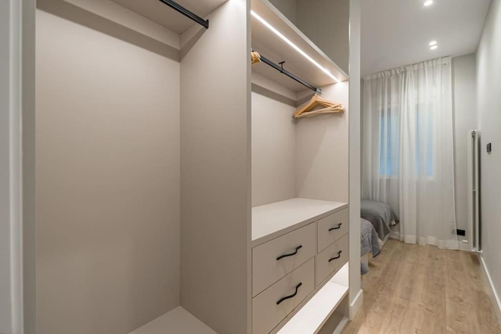 Centro XIII Calle De La Paz 2Br 2Bh มาดริด ภายนอก รูปภาพ