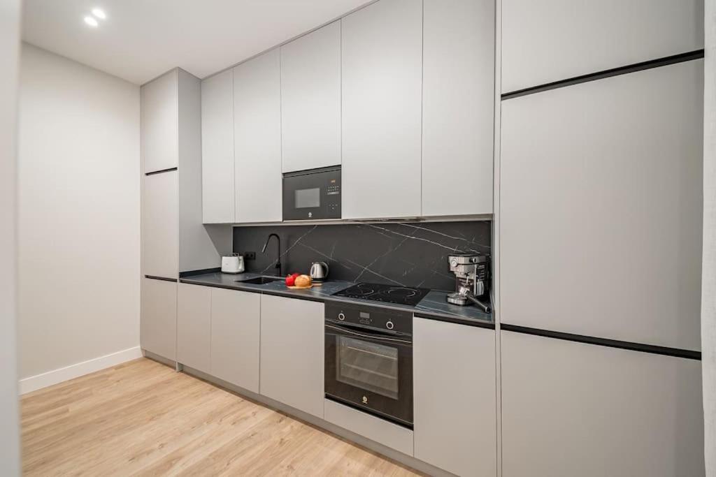 Centro XIII Calle De La Paz 2Br 2Bh มาดริด ภายนอก รูปภาพ