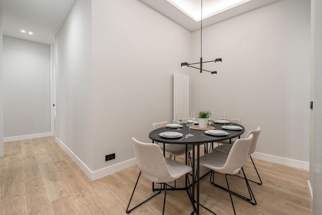 Centro XIII Calle De La Paz 2Br 2Bh มาดริด ภายนอก รูปภาพ